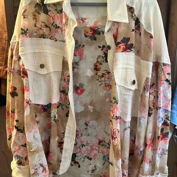 POL Floral Cream Utility Jacket - Picture 3 of 6